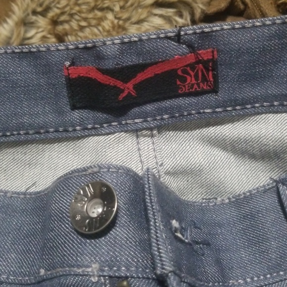 Jeans - Picture 2 of 5